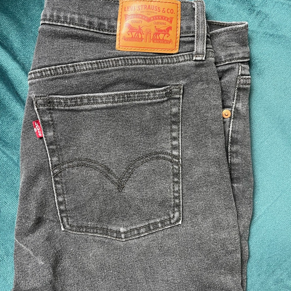 Levi's High Rise Button Fly Wedgie Skinny Jeans Size 32 Black Wash